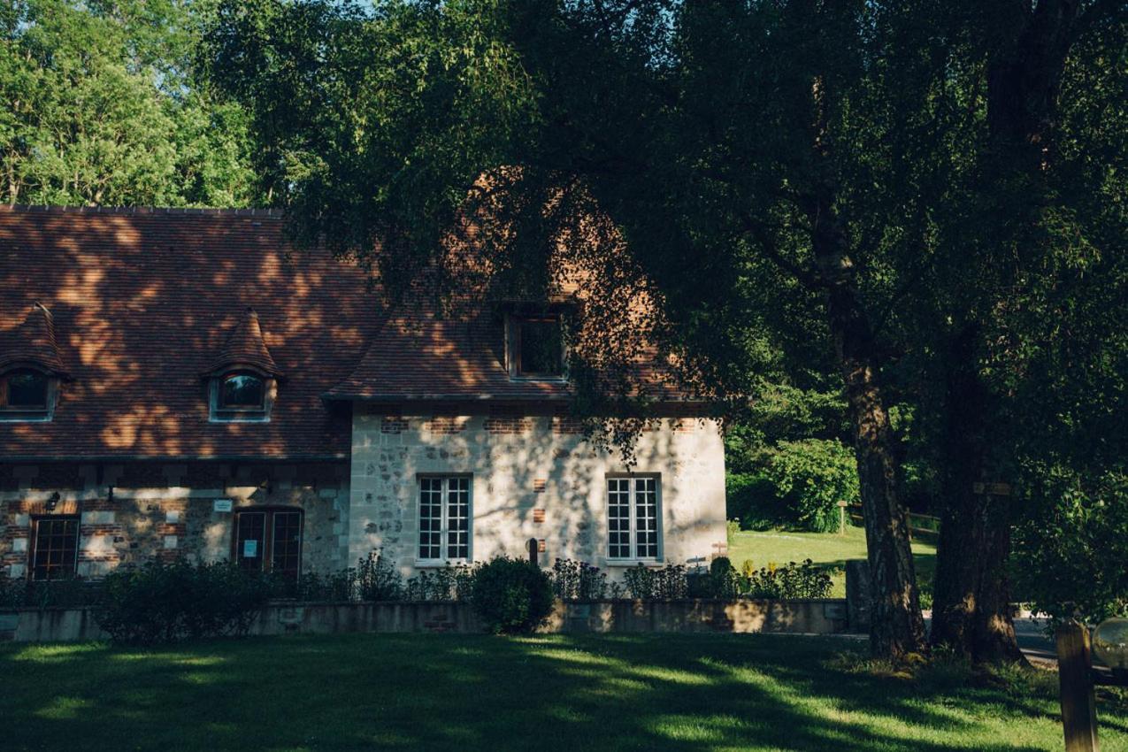 Le Prieure Des Fontaines Hotel Les Preaux Exterior photo